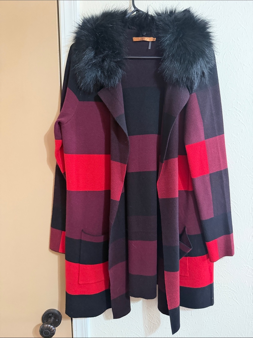 Open-Front Sweater Cardigan with Faux Fur Collar - Black & Burgundy